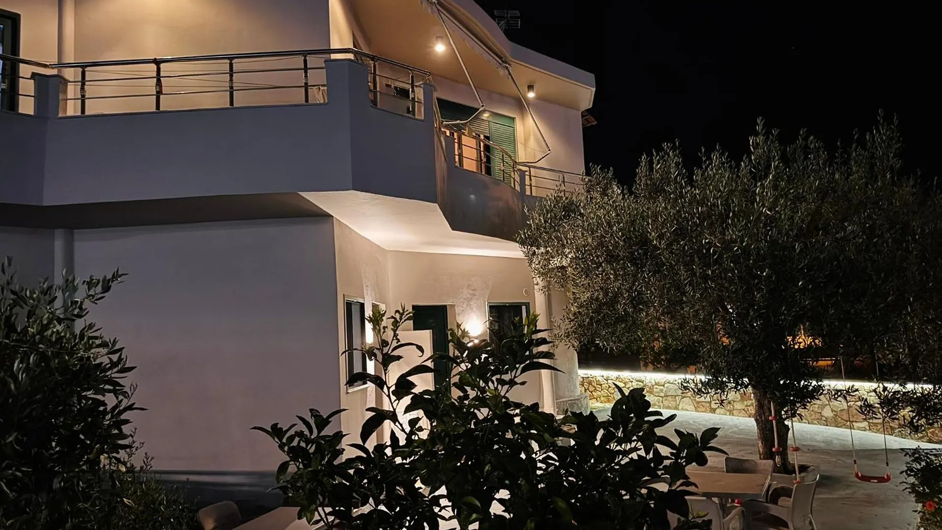 홈스테이 Elia Apartments 사밀